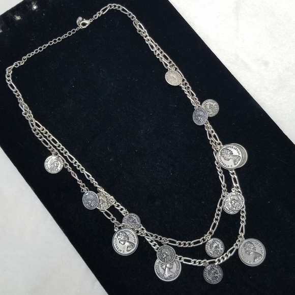 🌹3/$15🌹 Vintage Necklace Faux Elizabeth II Republique Francaise Coins - Picture 2 of 3